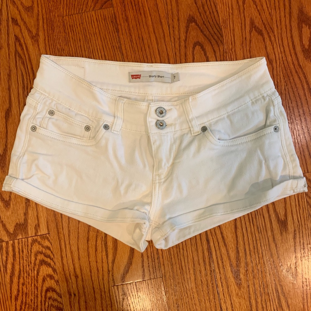 LEVI’S White Denim Shorts